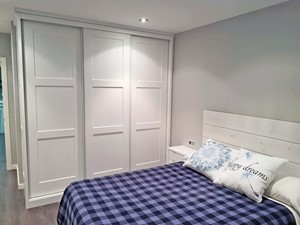 Cómo renovar su dormitorio con muebles de madera a medida
